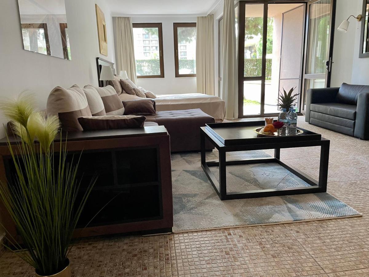 Royal Beach Apartments - 5M To Pool, 100M To Beach Sunny Beach Buitenkant foto